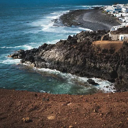 Oceanside Luxury Loft - Fast Wi-Fi - Workstations Apartment Corralejo Exterior photo